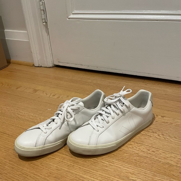 Veja white sneakers - Picture 3 of 3